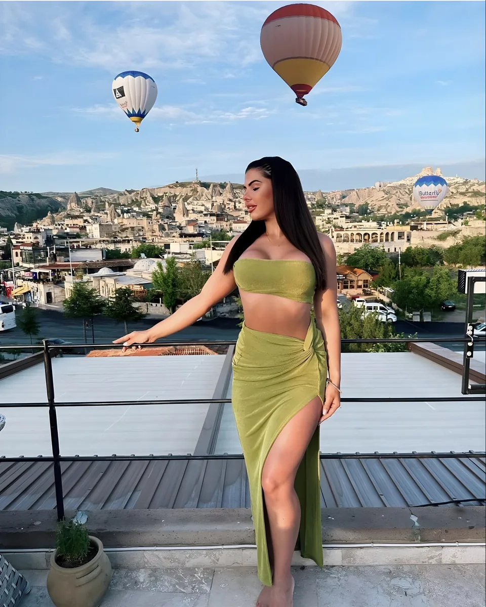 Balon manzaralı teras