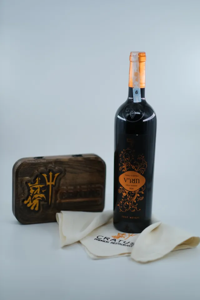 Urla Nero D'Ovala